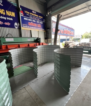 Tôn vòm nhà trọ